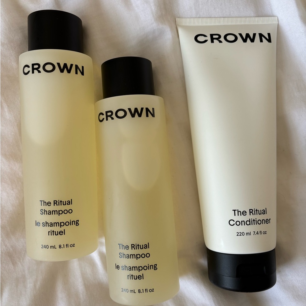 CROWN AFFAIR Shampoo and Conditioner Set